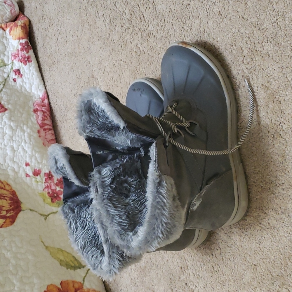 Baretrap's snow shoes
